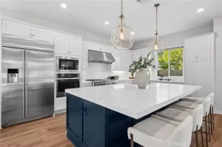 Photo #5: OC26129400 Listing 