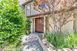 Photo #2: OC26129707 Listing