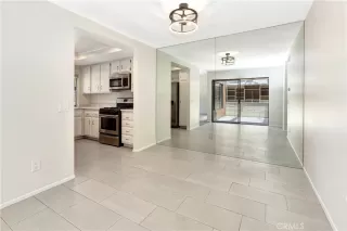 Photo #3: OC26129787 Listing