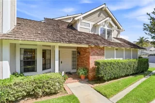 Photo #2: OC26130008 Listing