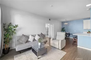 Photo #4: OC26130165 Listing 