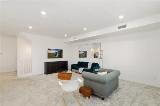 Photo #2: OC26130375 Listing 