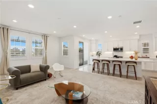 Photo #3: OC26130375 Listing 