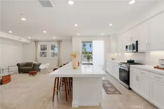 Photo #5: OC26130375 Listing 