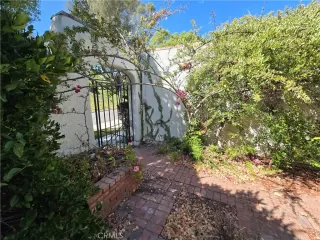 Photo #2: OC26130996 Listing