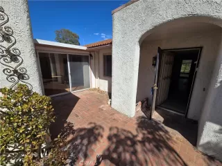 Photo #4: OC26130996 Listing