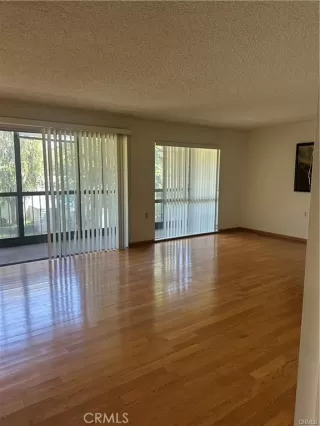 Photo #4: OC26131577 Listing