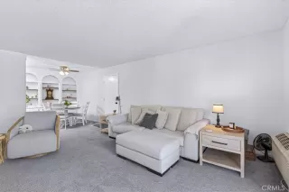 Photo #4: OC26132125 Listing 