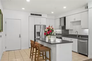Photo #1: OC26132156 Listing 