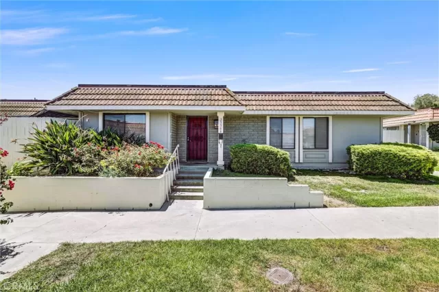 MLS: OC26132291 Condo For Sale