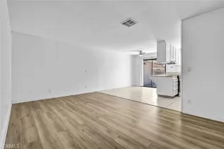 Photo #4: OC26132291 Listing 