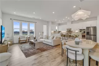 Photo #2: OC26132427 Listing