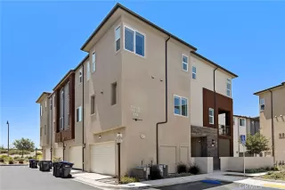 Photo #1: OC26132452 Listing