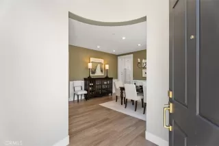 Photo #6: OC26132506 Listing