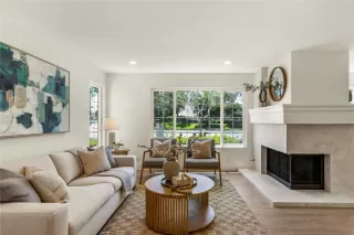 Browse active condo listings in ALDERS