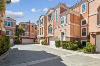 Photo #1: OC26133034 Listing