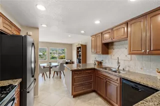 Photo #4: OC26133192 Listing