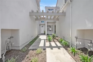 Photo #3: OC26133504 Listing