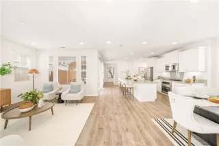 Photo #4: OC26133962 Listing 