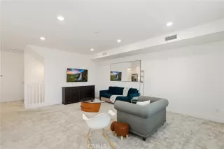 Photo #2: OC26134129 Listing