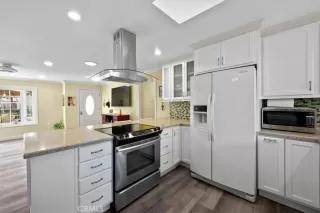 Photo #6: OC26134917 Listing 
