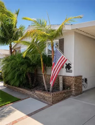Photo #1: OC26135251 Listing