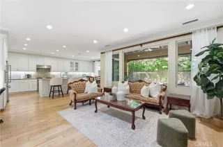 Photo #5: OC26135545 Listing