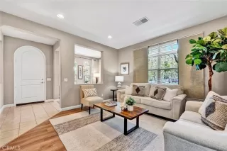 Photo #2: OC26136050 Listing 