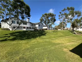 Photo #2: OC26136081 Listing 