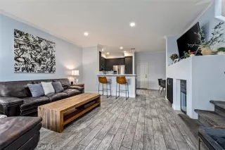 Photo #5: OC26136098 Listing