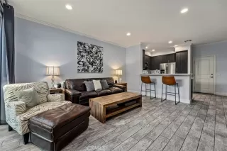 Photo #6: OC26136098 Listing