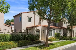 Photo #1: OC26136512 Listing 
