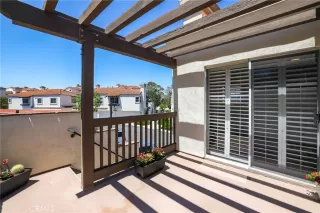 Photo #2: OC26136557 Listing