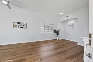 Photo #5: OC26136557 Listing
