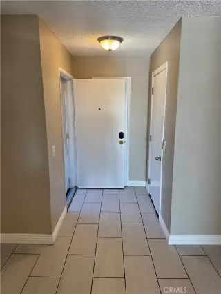 Photo #3: OC26137270 Listing 