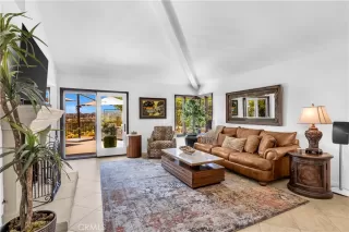 Photo #4: OC26137871 Listing 