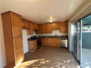 Photo #6: OC26137998 Listing 