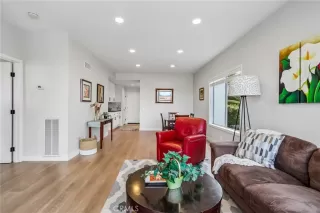 Photo #4: OC26138035 Listing 