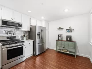 Photo #3: OC26138199 Listing 
