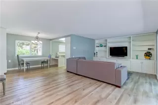 Photo #4: OC26138540 Listing 