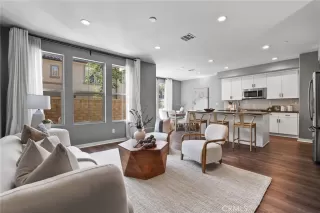 Photo #2: OC26138567 Listing 