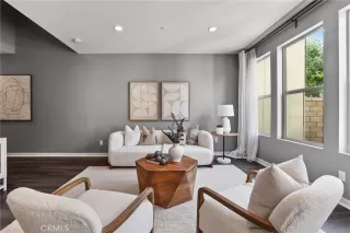 Photo #4: OC26138567 Listing 