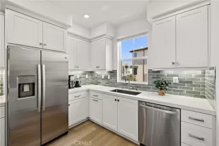 Photo #4: OC26138990 Listing 