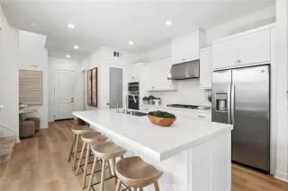 Photo #4: OC26139354 Listing 