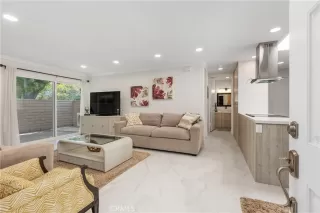 Photo #4: OC26141034 Listing 