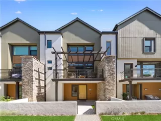 Photo #1: OC26141553 Listing