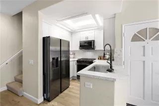 Photo #5: OC26141892 Listing 