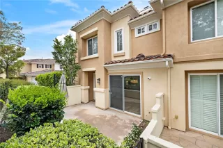Photo #2: OC26142399 Listing