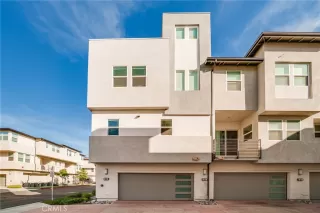 Photo #4: OC26142868 Listing