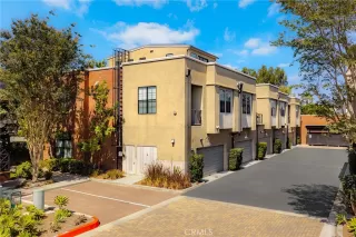 Photo #2: OC26143678 Listing